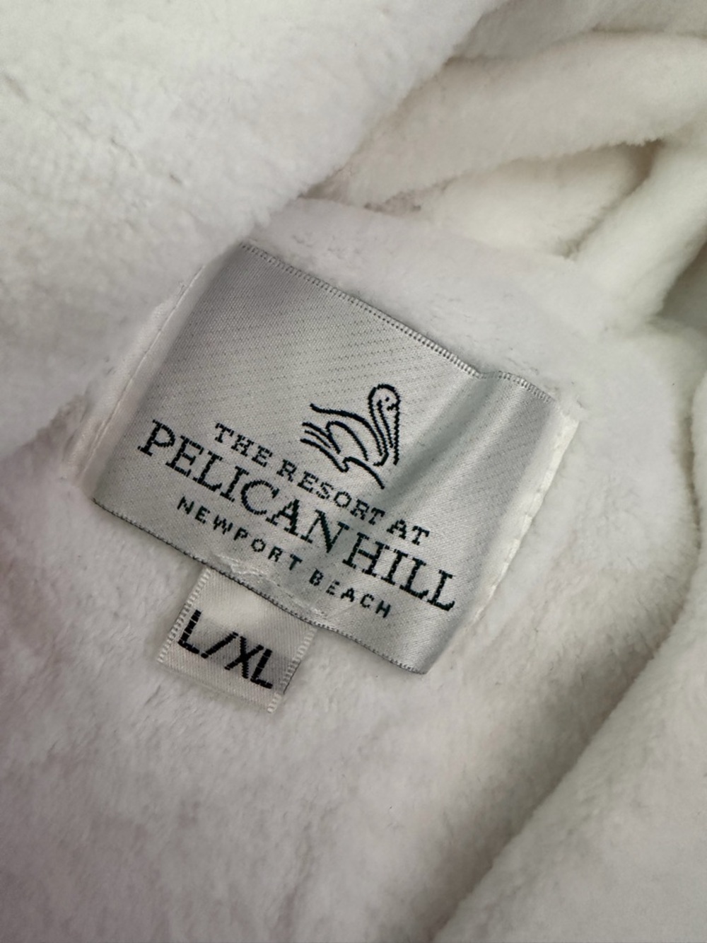 New The resort pelican hill Plush Spa Robe Sz XL - Picture 4 of 5